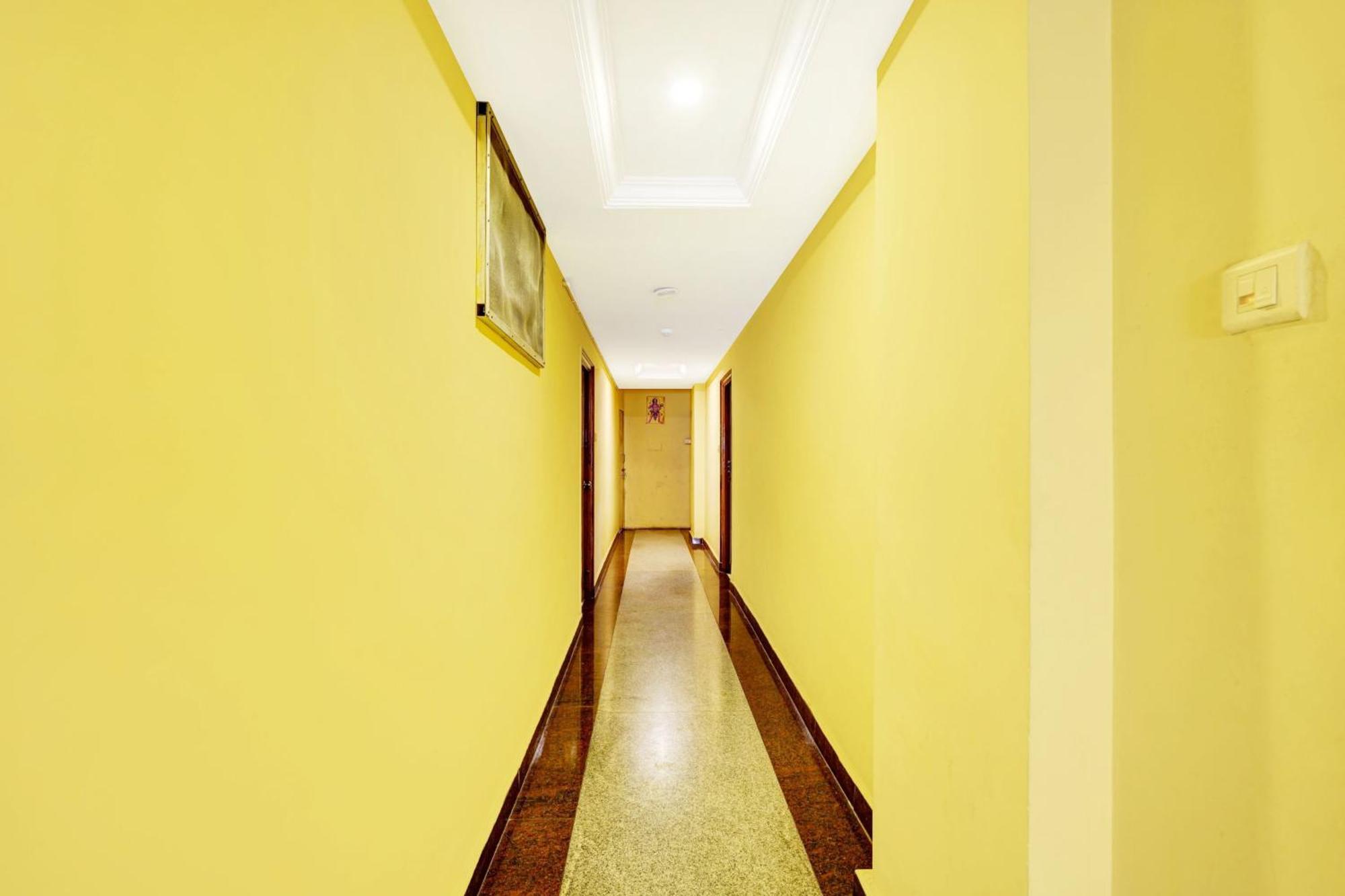 Super Hotel O Padmavathi Puram Near Railway Station Tirupati Eksteriør billede