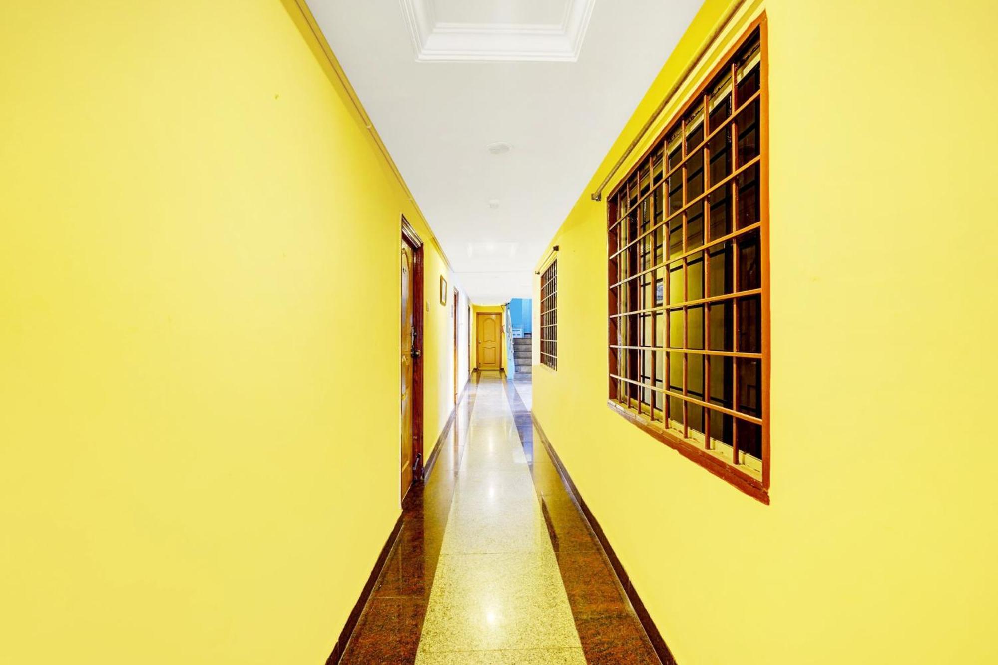 Super Hotel O Padmavathi Puram Near Railway Station Tirupati Eksteriør billede