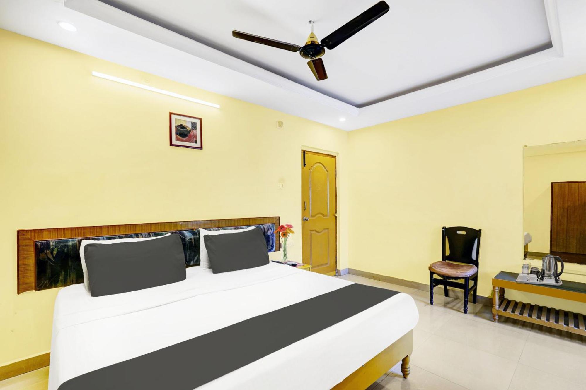 Super Hotel O Padmavathi Puram Near Railway Station Tirupati Eksteriør billede