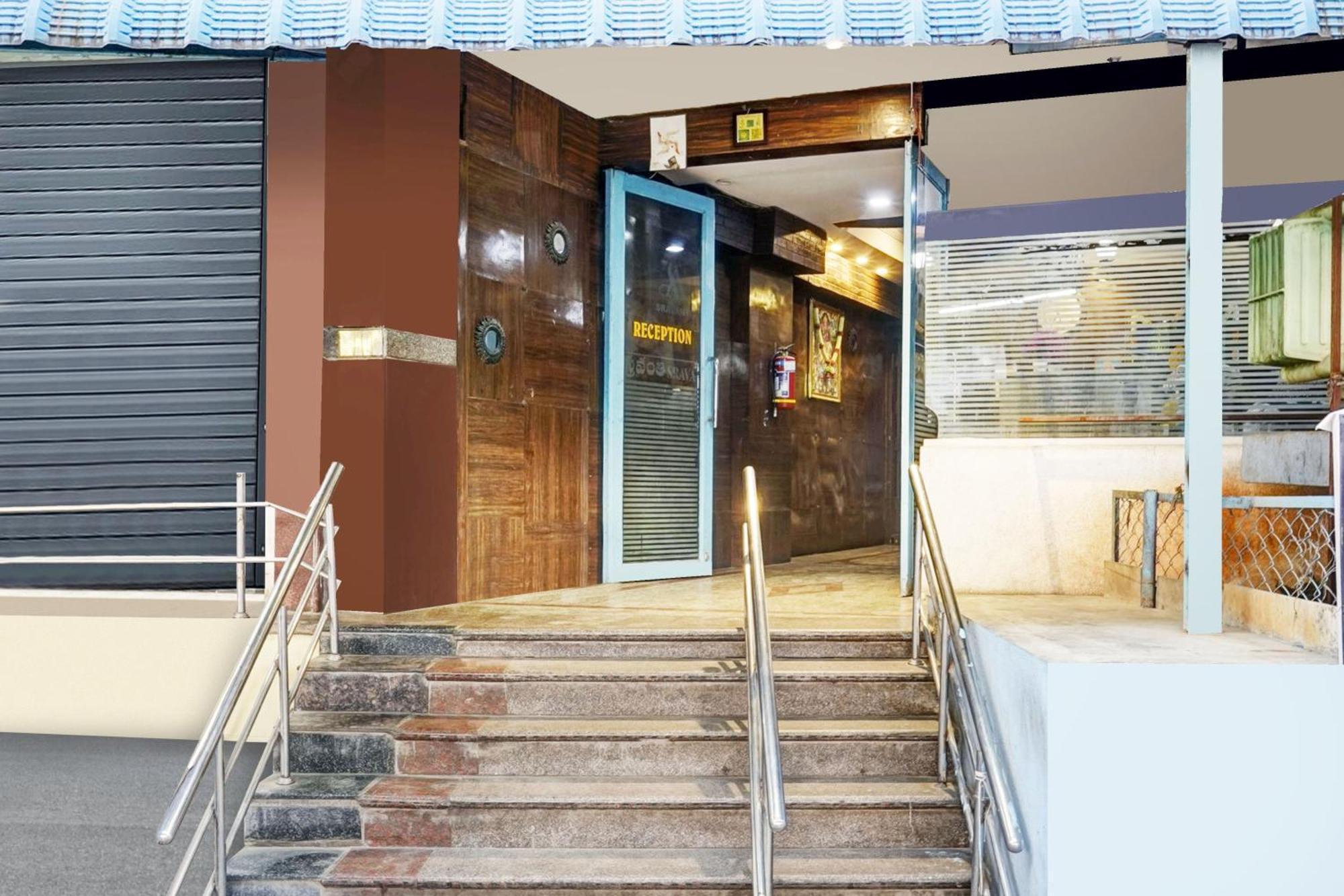 Super Hotel O Padmavathi Puram Near Railway Station Tirupati Eksteriør billede