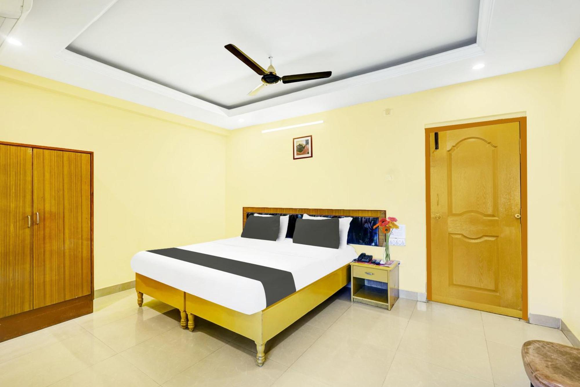 Super Hotel O Padmavathi Puram Near Railway Station Tirupati Eksteriør billede